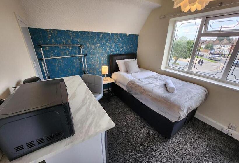 پانسیون Sheldon Shared House