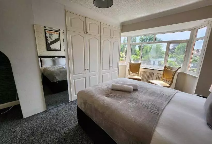 پانسیون Sheldon Shared House