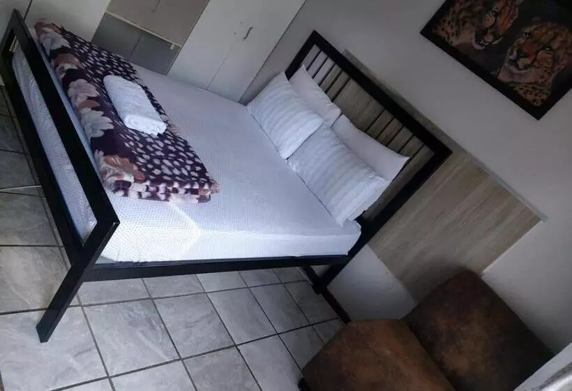 ペンション Victoria Guest House Nyumbani