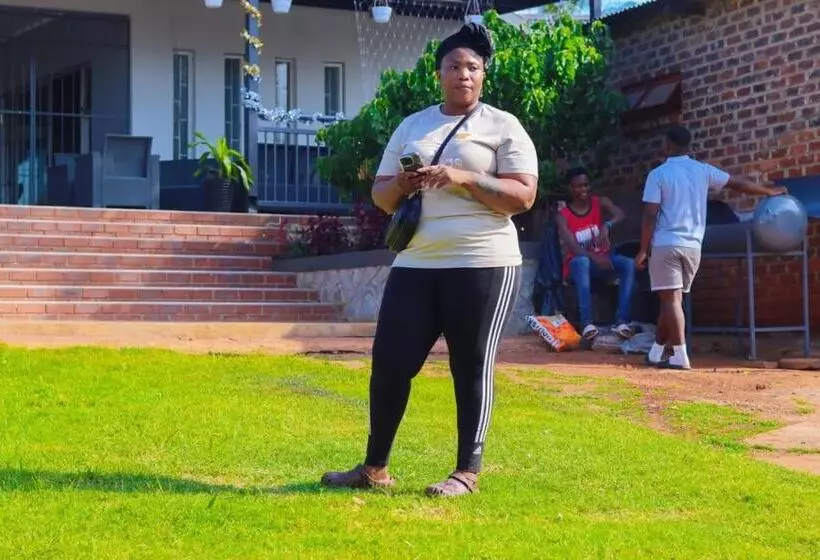 ペンション Victoria Guest House Nyumbani