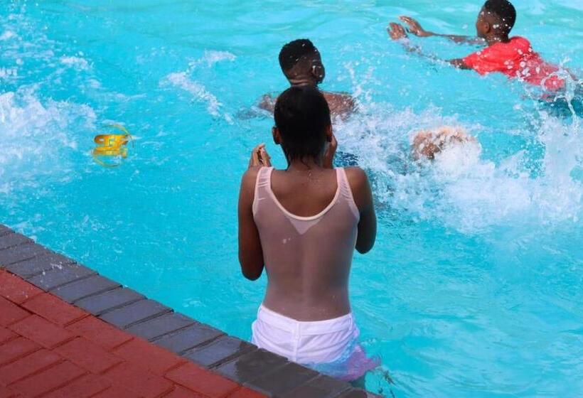 膳宿费 Victoria Guest House Nyumbani