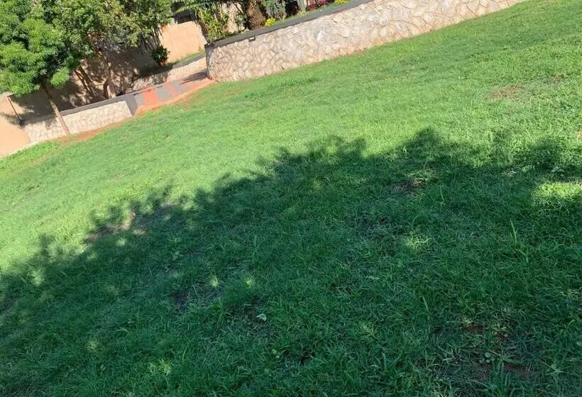 ペンション Victoria Guest House Nyumbani