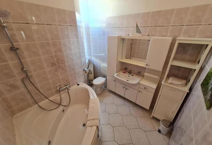 Sassnitzer Hotel Mit Bäderarchitektur, Seeblick Und Sauna