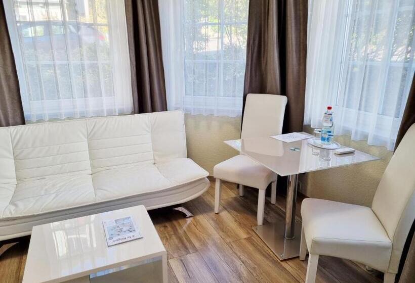 Sassnitzer Hotel Mit Bäderarchitektur, Seeblick Und Sauna