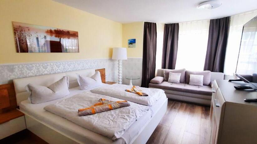 Sassnitzer Hotel Mit Bäderarchitektur, Seeblick Und Sauna