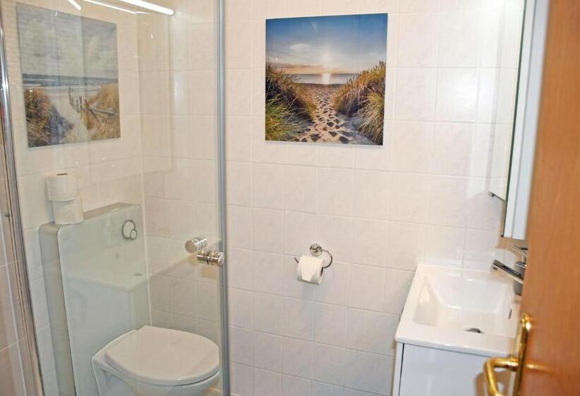 Sassnitzer Hotel Mit Bäderarchitektur, Seeblick Und Sauna