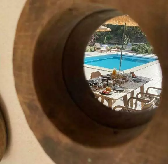 Aamiaismajoitus (B&B) Casa Bukit Gites