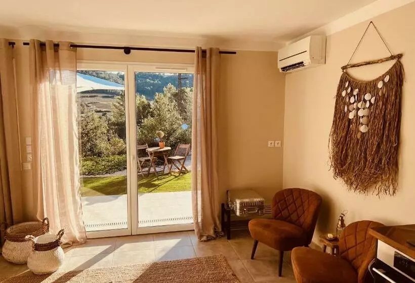 Aamiaismajoitus (B&B) Casa Bukit Gites