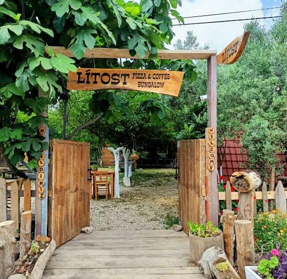 هتل کپسول Litost Cafe