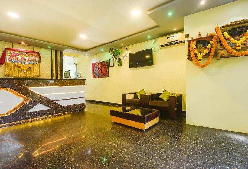 Hotel Fabescape Aqualura Verem With Swimming Pool