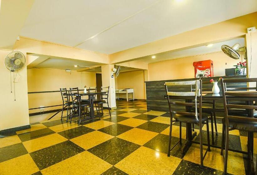 Hotel Fabescape Aqualura Verem With Swimming Pool