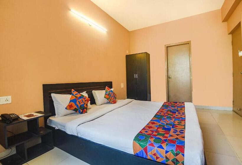 Hotel Fabescape Aqualura Verem With Swimming Pool