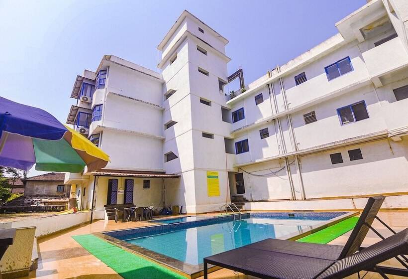 Hotel Fabescape Aqualura Verem With Swimming Pool