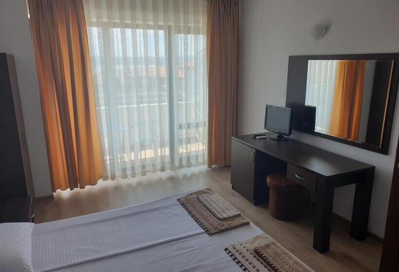 پانسیون стаи за гости мистрал