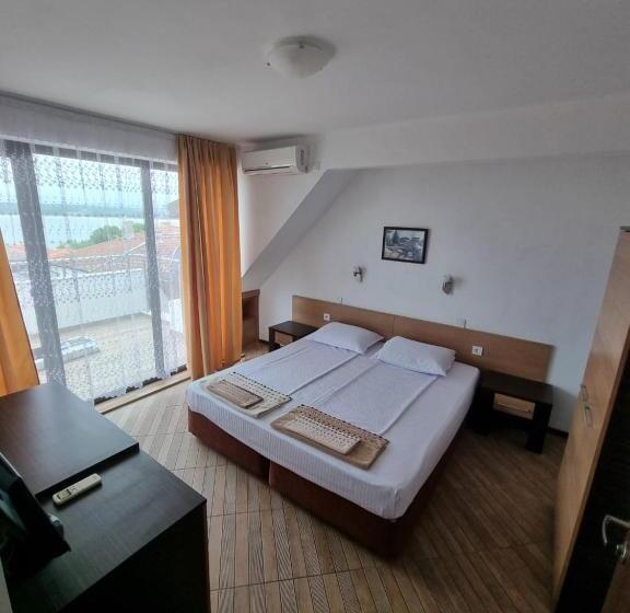 پانسیون стаи за гости мистрал