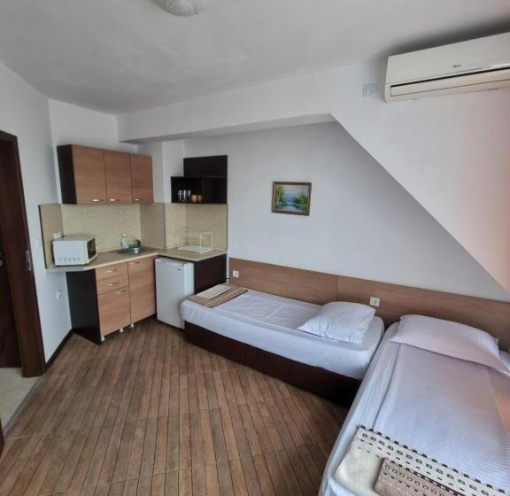 پانسیون стаи за гости мистрал