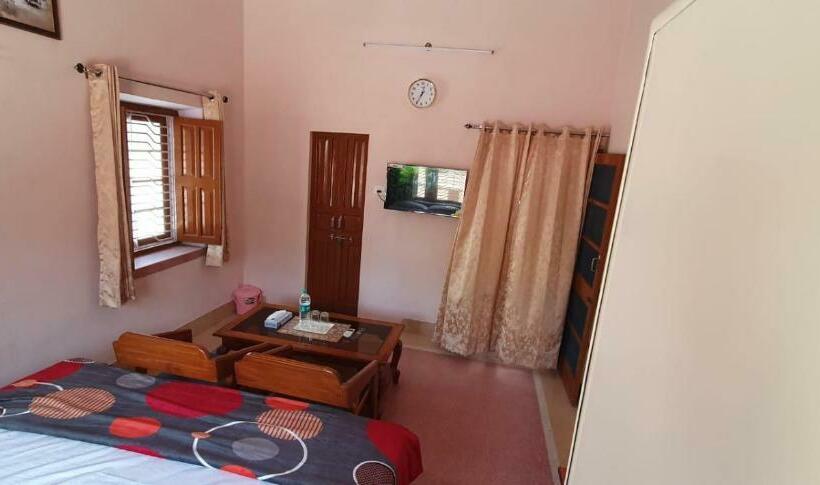 پانسیون Bani Park Cottage