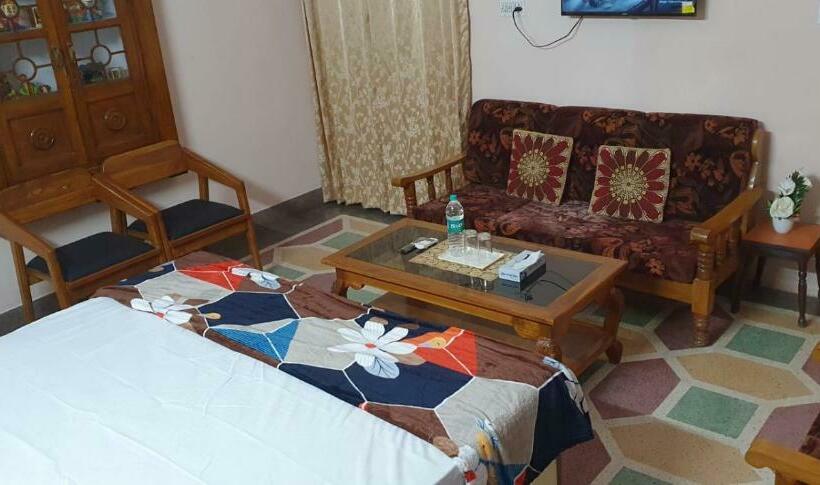 پانسیون Bani Park Cottage