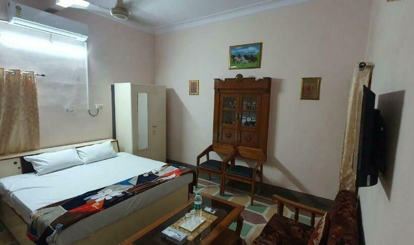 پانسیون Bani Park Cottage