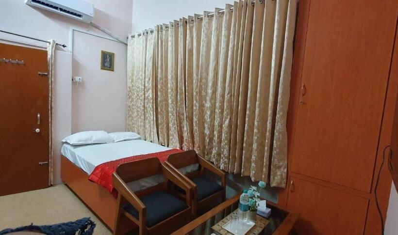 پانسیون Bani Park Cottage