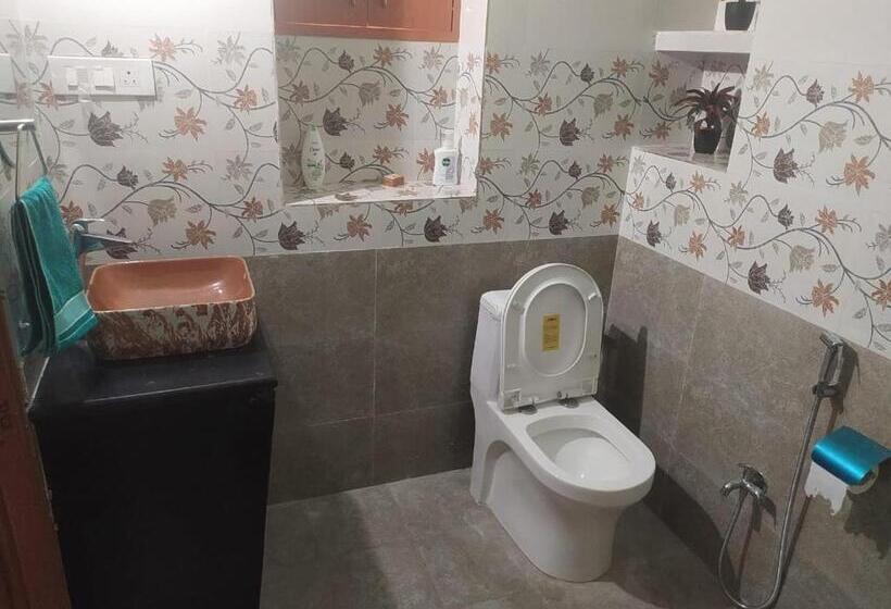 پانسیون Bani Park Cottage