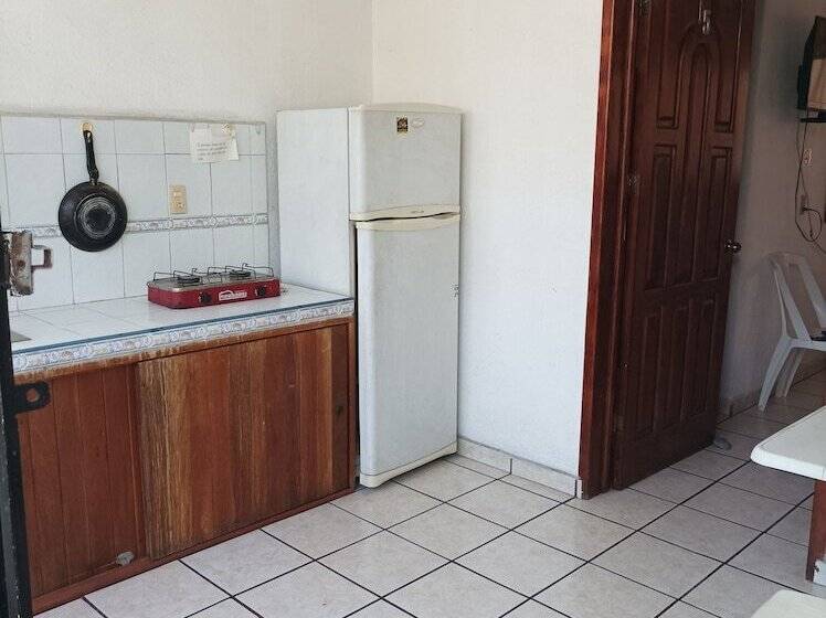 پانسیون Villa Tulipanes