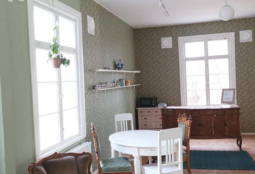 هاستل Salonsaaren Pappila