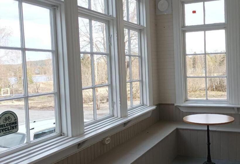 هاستل Salonsaaren Pappila