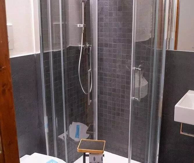 تختخواب و صبحانه Residenza Degli Speziali