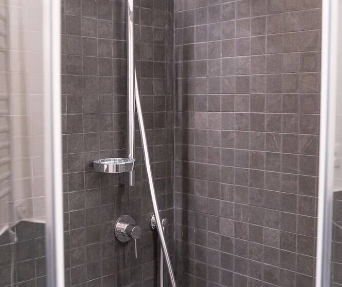 تختخواب و صبحانه Residenza Degli Speziali