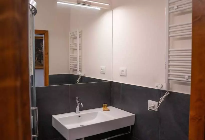 تختخواب و صبحانه Residenza Degli Speziali