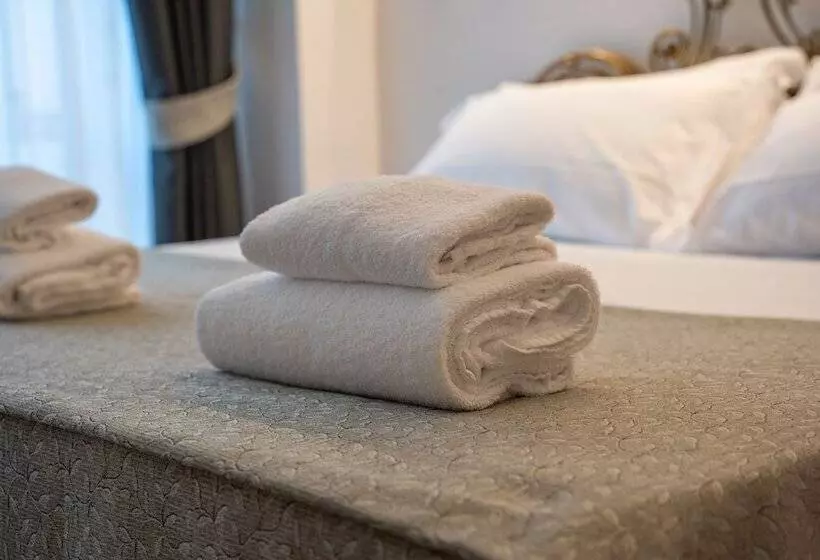 تختخواب و صبحانه Residenza Degli Speziali