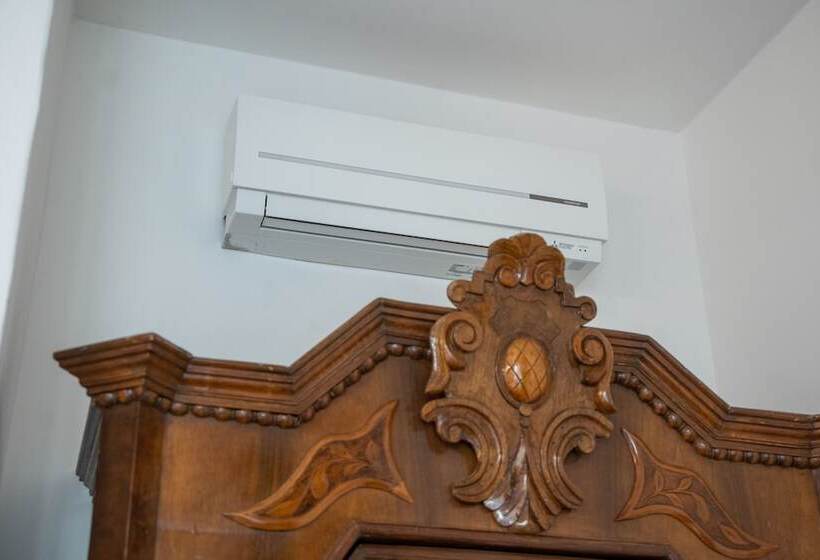 تختخواب و صبحانه Residenza Degli Speziali