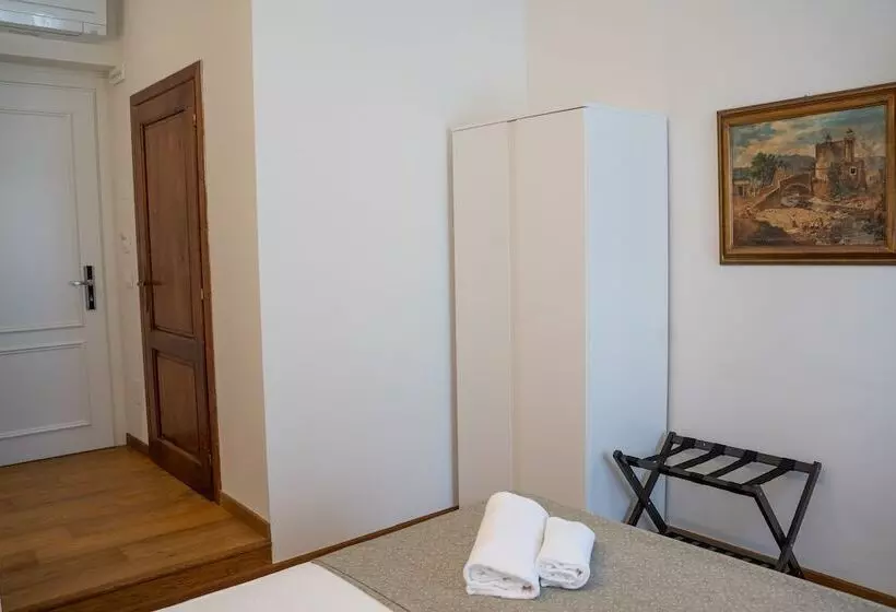 تختخواب و صبحانه Residenza Degli Speziali