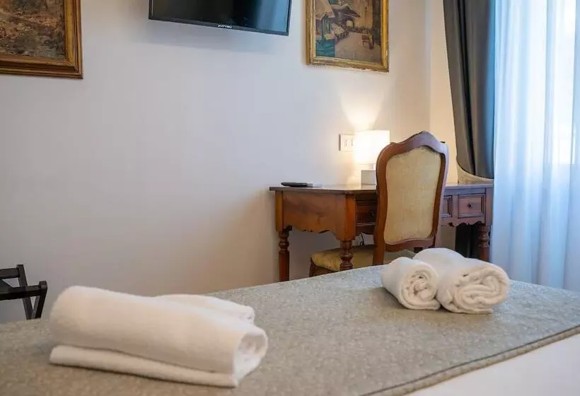 تختخواب و صبحانه Residenza Degli Speziali