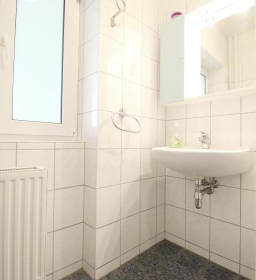 تختخواب و صبحانه Db Apartment In Hütteldorferstrasse U3 Area