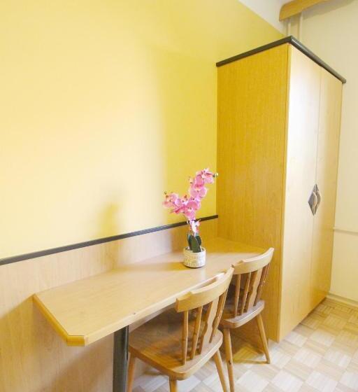 تختخواب و صبحانه Db Apartment In Hütteldorferstrasse U3 Area