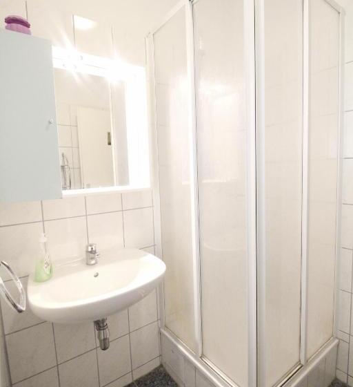 تختخواب و صبحانه Db Apartment In Hütteldorferstrasse U3 Area