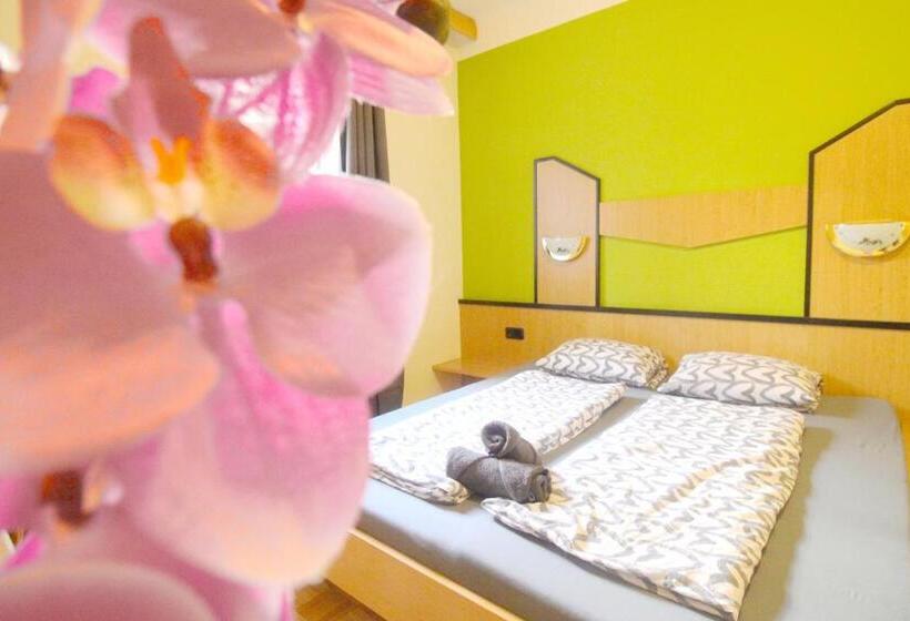 تختخواب و صبحانه Db Apartment In Hütteldorferstrasse U3 Area