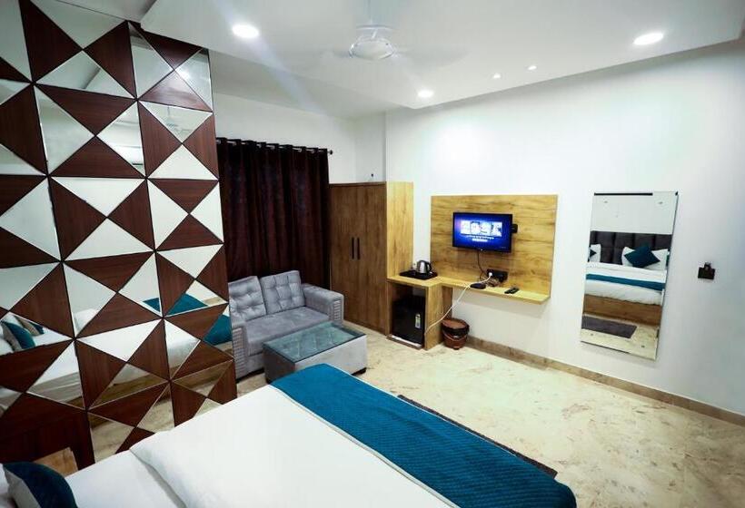 בית מלון כפרי Radha Bihari Nikunj Inn