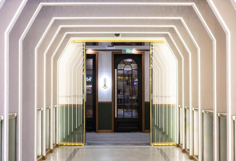 Time Traveller Boutique Hotel Near National Convention Centre, National Stadium , Olympic Forest P