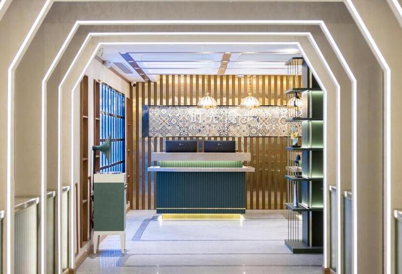 Time Traveller Boutique Hotel Near National Convention Centre, National Stadium , Olympic Forest P