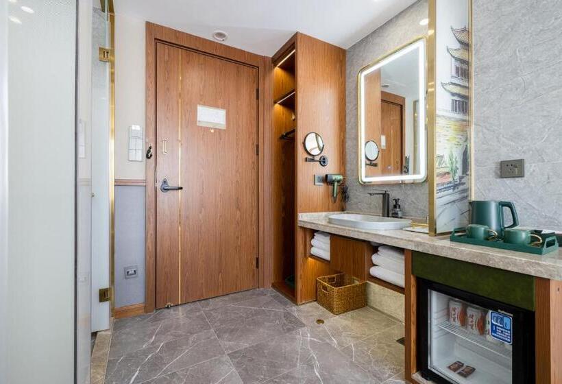 Time Traveller Boutique Hotel Near National Convention Centre, National Stadium , Olympic Forest P