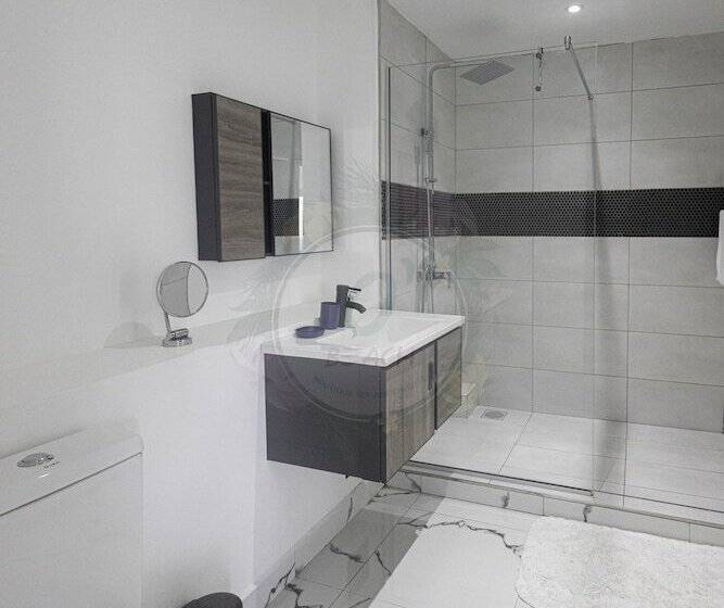 O Beach Boutique Studios