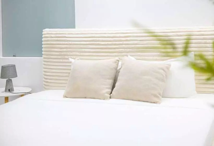 O Beach Boutique Studios