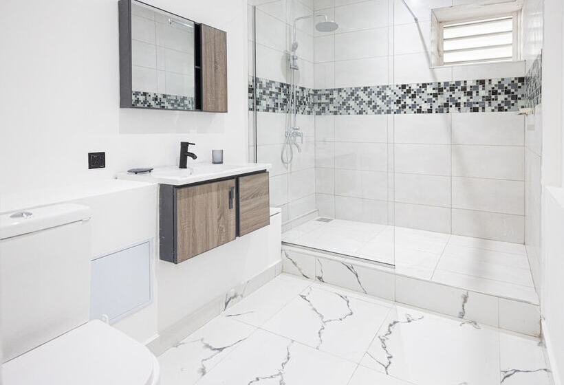 O Beach Boutique Studios