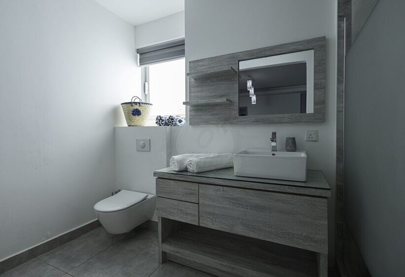 O Beach Boutique Studios