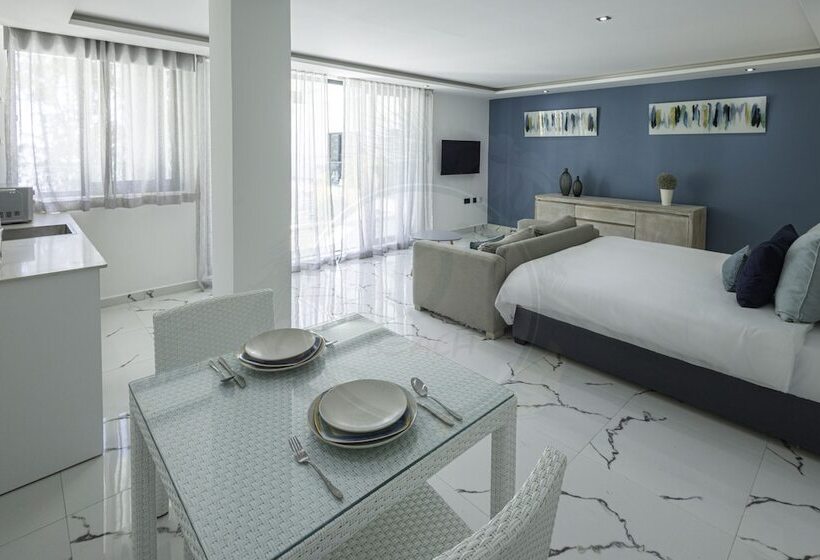 O Beach Boutique Studios