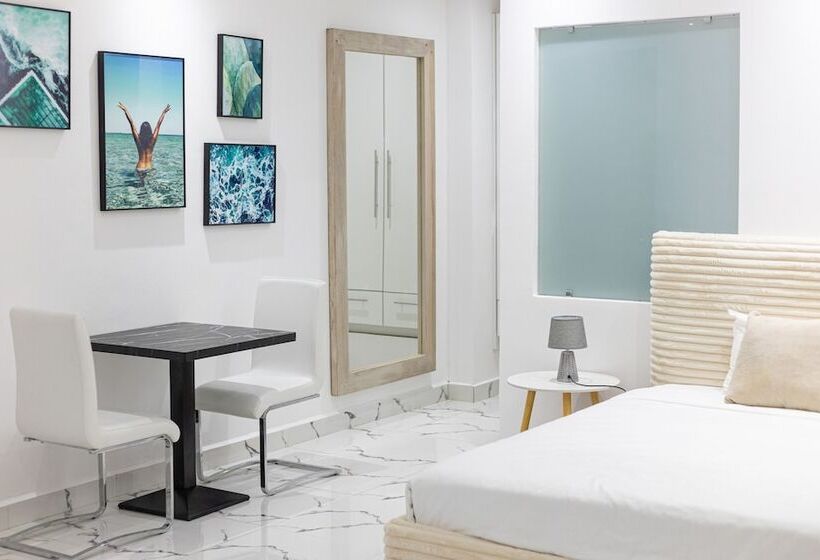 O Beach Boutique Studios