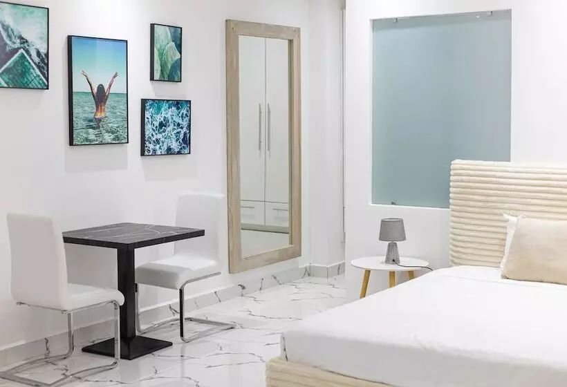 O Beach Boutique Studios